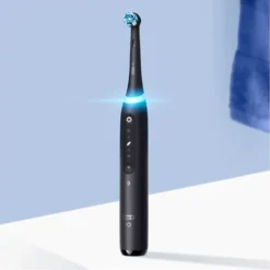 Brosse à dents électrique ORAL-B iO5 SERIES Noire + étui